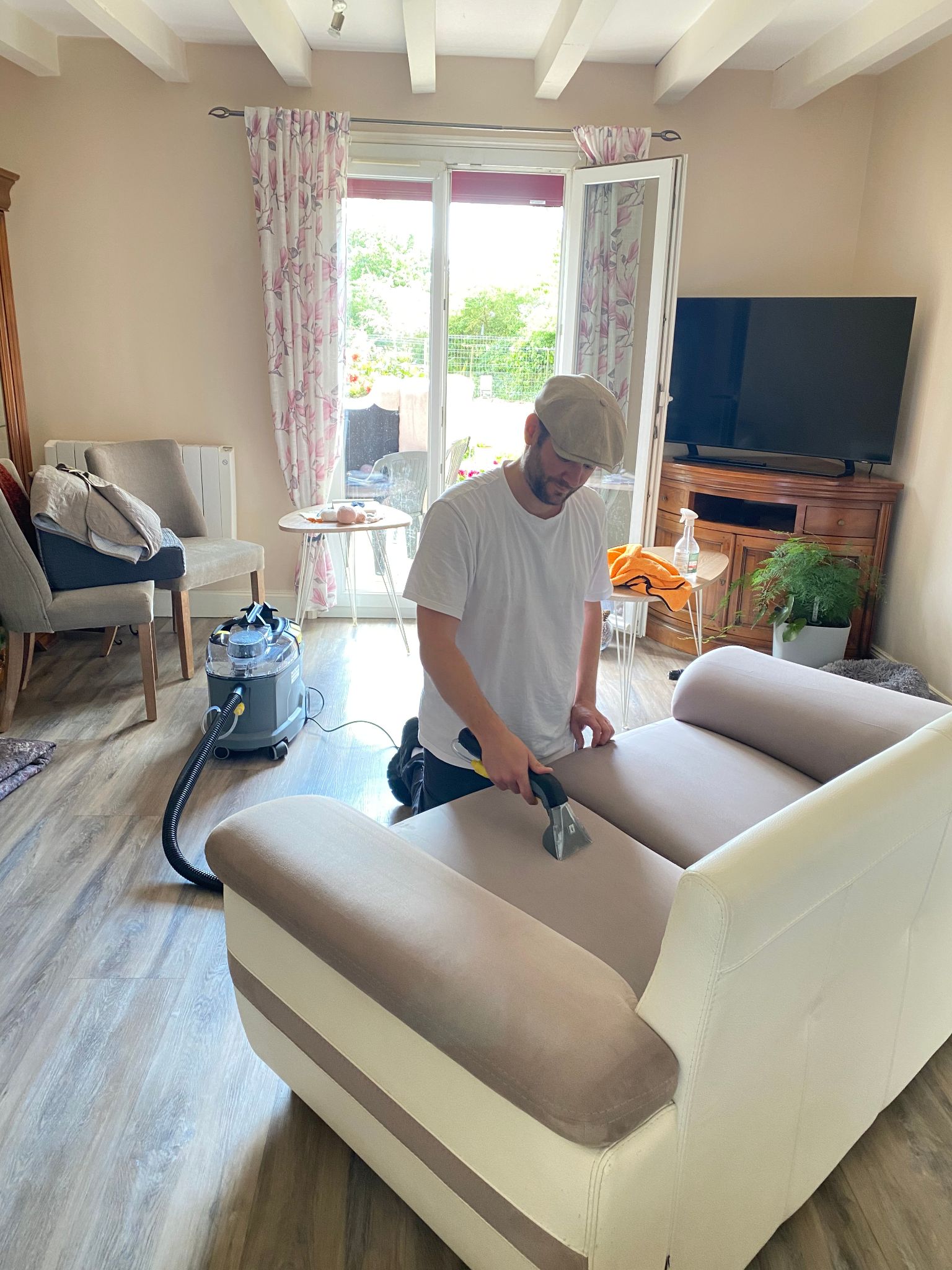 Philippe Netovia nettoyage canapé professionnel